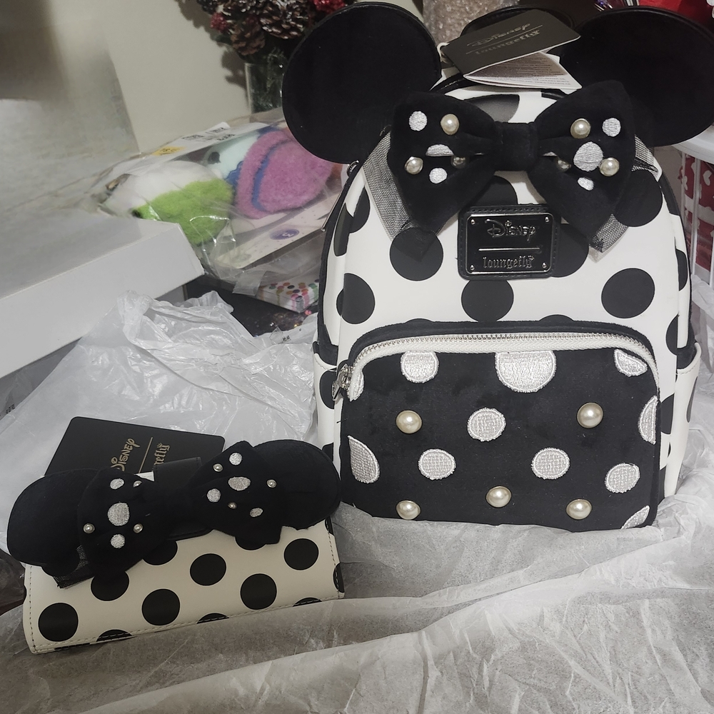 Loungefly Black and White Minnie  Polka Dot Mini Backpack and Wallet